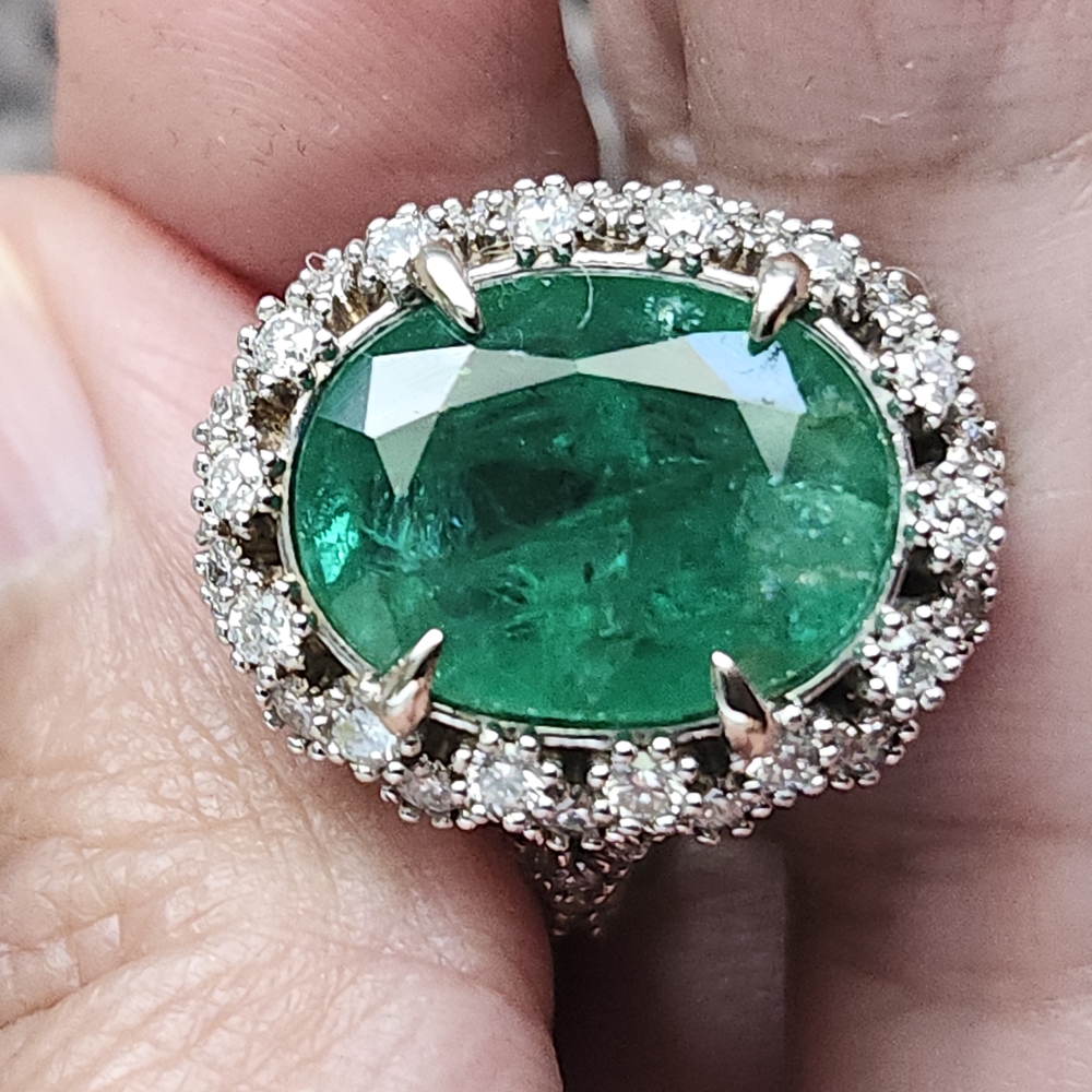 Elegant Green and Silver Gemstone Ring